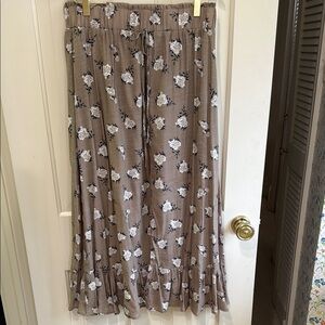 Toupe floral maxi skirt